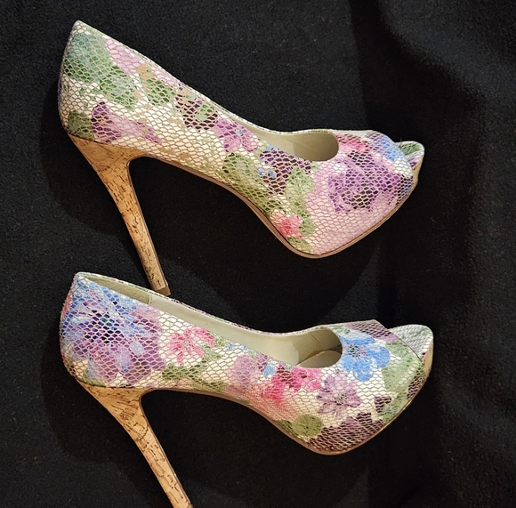 Torta Caliente Snakeskin Pattern Multi Color Floral Peep Toe High Heels-Size 10M - Picture 5 of 8